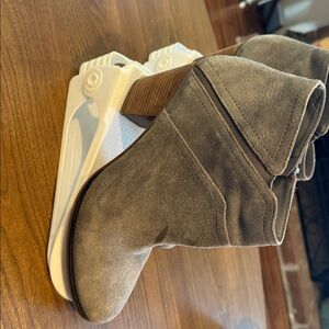 Worn once Franco Sarto Atlas Taupe Leather Block Heel Zip Ankle Boot size 11